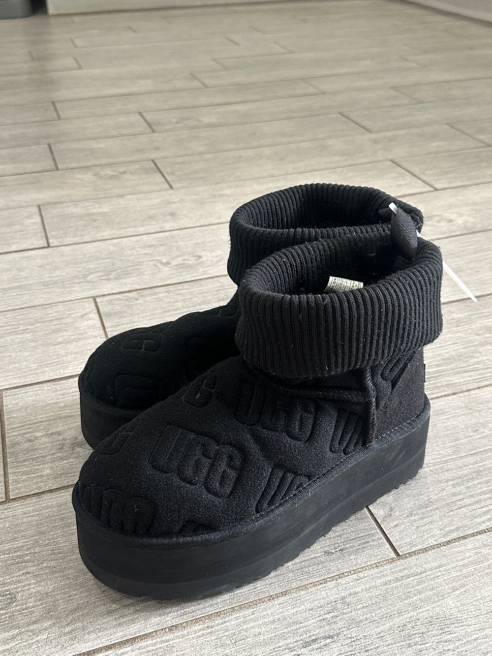 UGG Classic Mini Platform Felted Black Boots New! - Picture 7 of 10